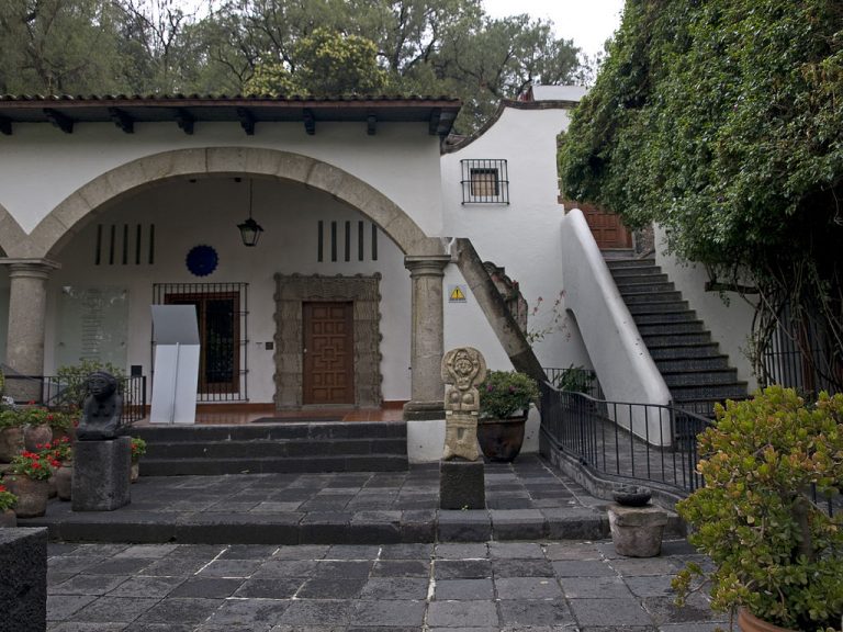 Dolores Olmedo Museum