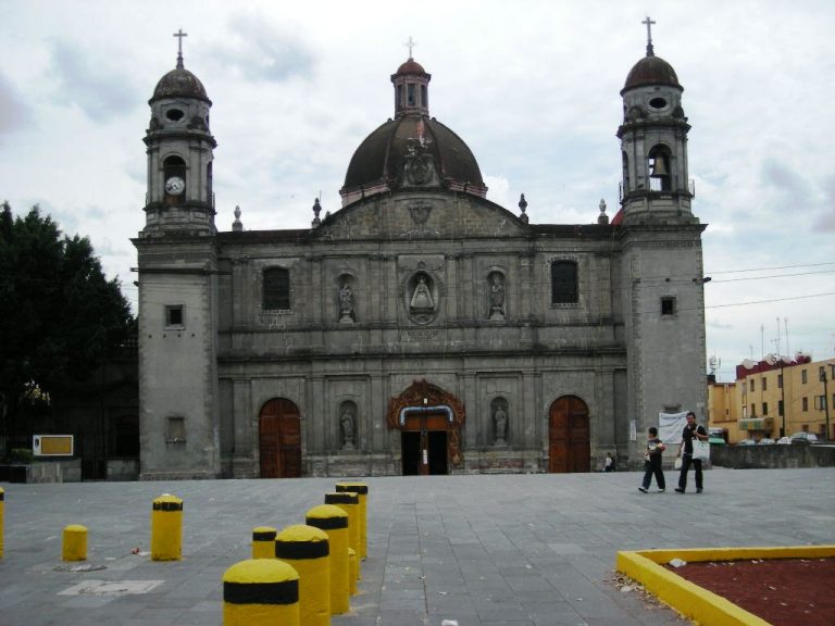 Santa Cruz y la Soledad Church & Plaza