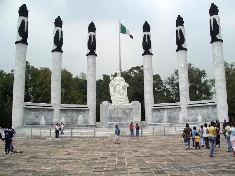 Monumento a los Niños Héroes (Altar a la Patria)
