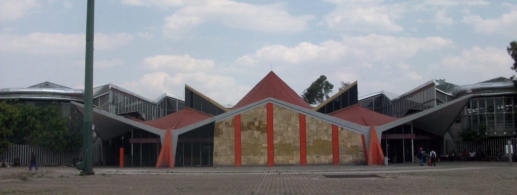 Metro San Lazaro Station