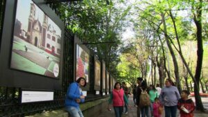 Open Gallery on the Fence at Chapultepec