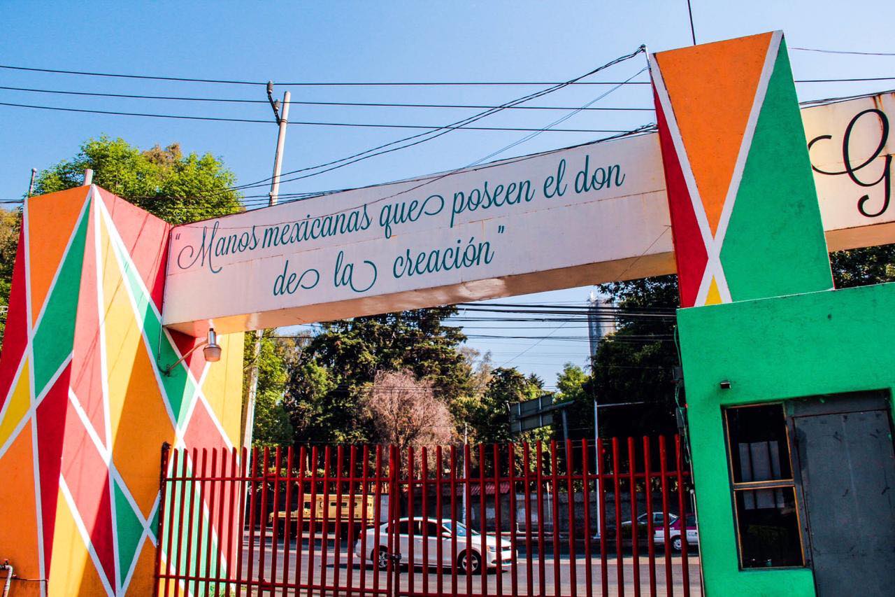 CREA Furniture Market: Mercado de Artesanías Vasco de Quiroga