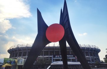 Calder sol rojo