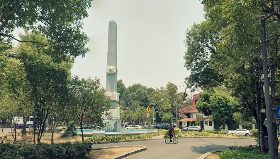 Obelisco a Simón Bolívar en Reforma
