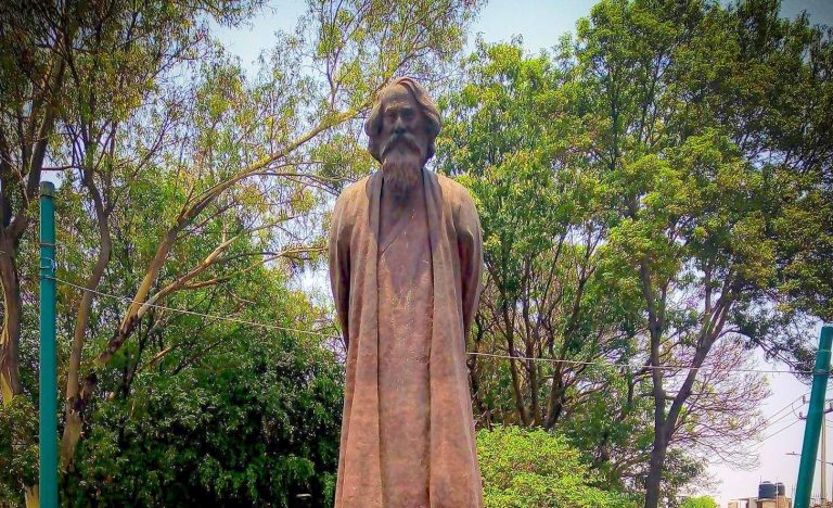 Estatua de Rabindranath Tagore