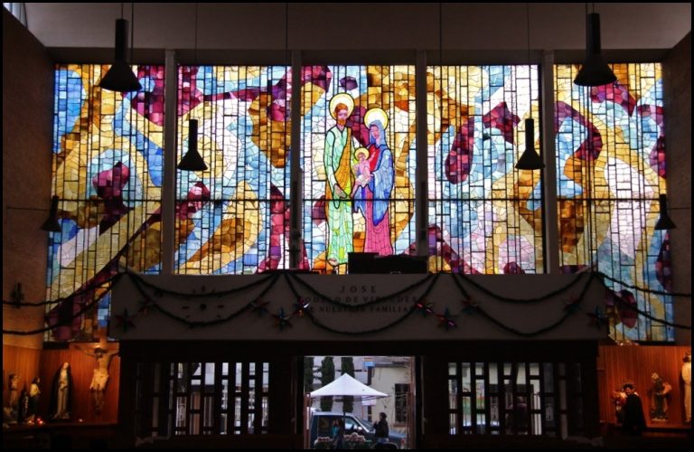 Sagrada Familia, Portales